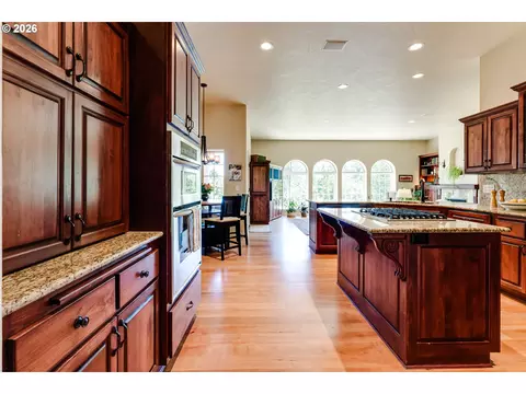 Kitchen - 32825 Kestrel Ln, Eugene, OR 97405 photo 5 of 5