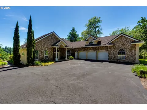 32825 Kestrel Ln, Eugene, OR 97405