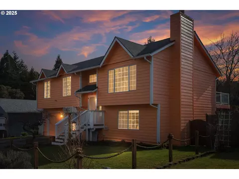 1034 S Rock Creek Dr, Salem, OR 97306