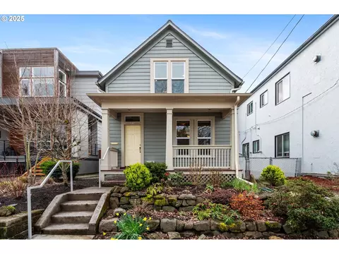 3538 SE Taylor St, Portland, OR 97214