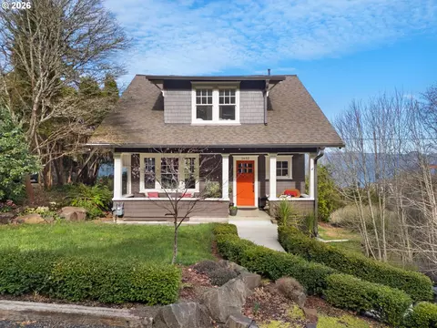 2652 Grand Ave, Astoria, OR 97103
