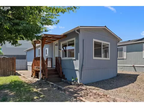 9700 SW Tualatin Rd #20, Tualatin, OR 97062