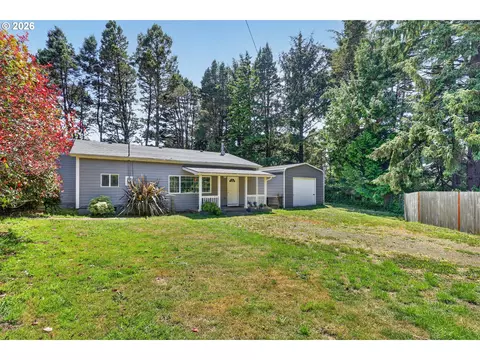 1251 NW Wenger Ln, Waldport, OR 97394