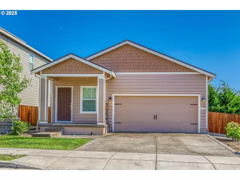1712 W 12th St, La Center, WA 98629