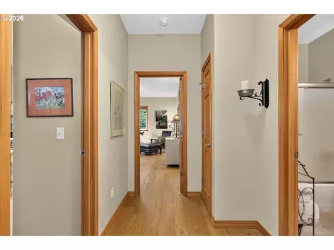 Entry Way - 1663 5th St, Hood River, OR 97031 photo 2 of 2