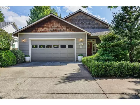 Exterior - 1663 5th St, Hood River, OR 97031 photo 1 of 10