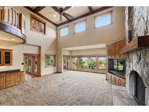 Living - 90747 Diamond Ridge Loop, Eugene, OR 97408 photo 3 of 9