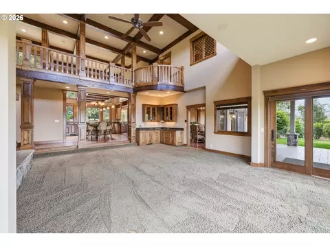 Living - 90747 Diamond Ridge Loop, Eugene, OR 97408 photo 2 of 9