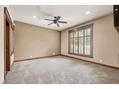 Living - 90747 Diamond Ridge Loop, Eugene, OR 97408 photo 9 of 9