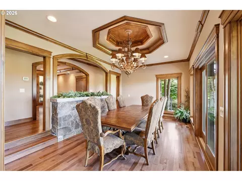 Dining - 90747 Diamond Ridge Loop, Eugene, OR 97408 photo 2 of 2