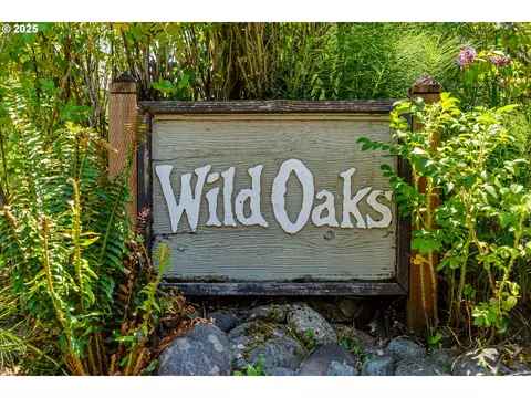 4427 Fox Hollow Rd #5, Eugene, OR 97405