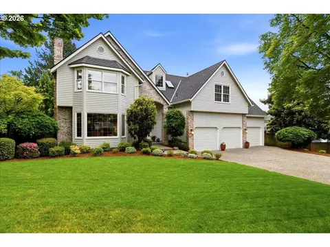 14590 SW Peachtree Dr, Portland, OR 97224