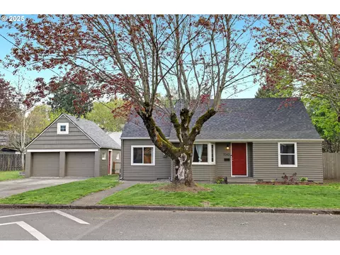 7043 NE Sumner St, Portland, OR 97218