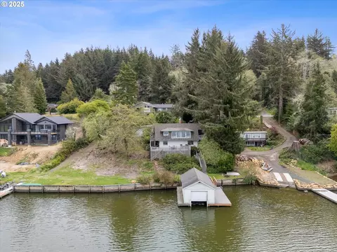 2871 NEast Devils Lake Rd, Otis, OR 97368