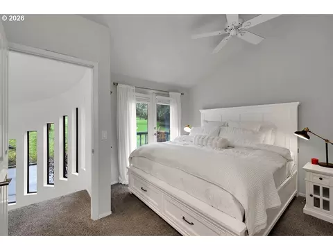 Bedroom - 34846 Matthews Rd, Eugene, OR 97405 photo 4 of 4