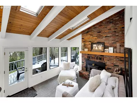 Living - 34846 Matthews Rd, Eugene, OR 97405 photo 4 of 6