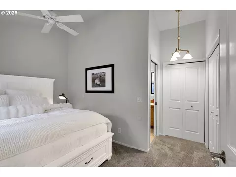 Bedroom - 34846 Matthews Rd, Eugene, OR 97405 photo 3 of 4