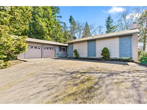 380 E Regis St, Stayton, OR 97383
