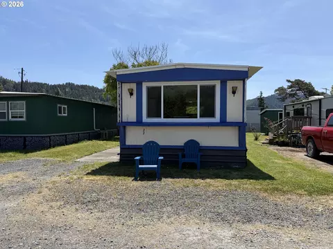 800 King St #22, Powers, OR 97466
