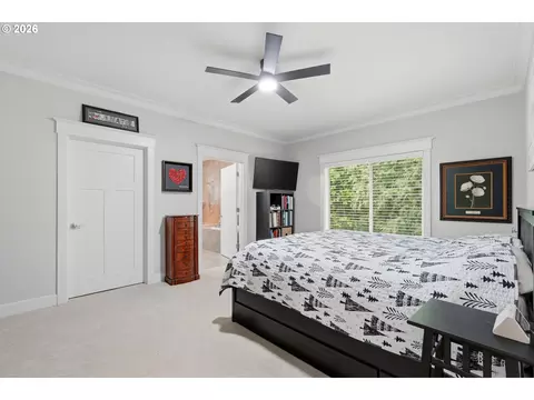 Bedroom - 223 SE 29th St, Gresham, OR 97080 photo 2 of 3