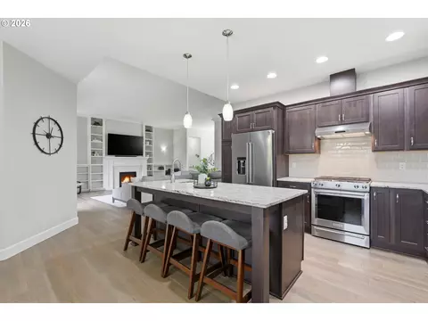 Kitchen - 223 SE 29th St, Gresham, OR 97080 photo 1 of 5