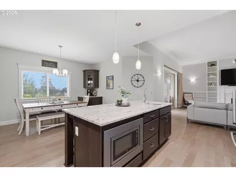 Kitchen - 223 SE 29th St, Gresham, OR 97080 photo 5 of 5