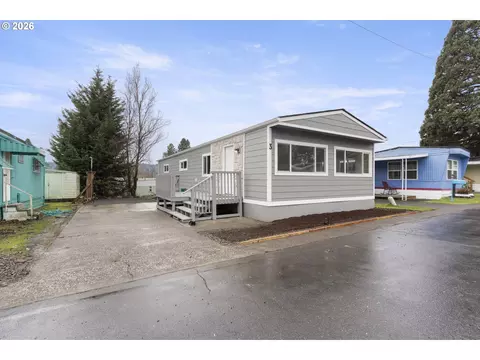 4424 SE Roethe Rd #3, Milwaukie, OR 97267