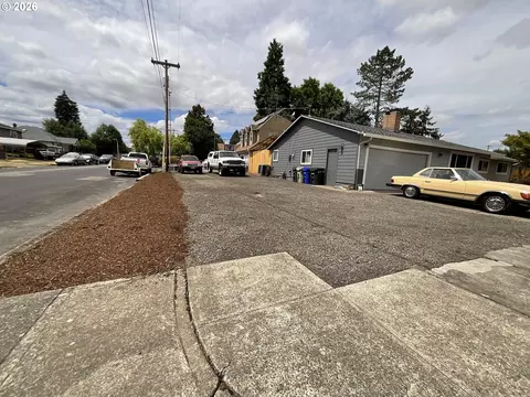 Exterior - 223 N 13th Ave, Cornelius, OR 97113 photo 8 of 17