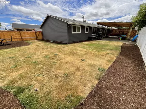Exterior - 223 N 13th Ave, Cornelius, OR 97113 photo 15 of 17
