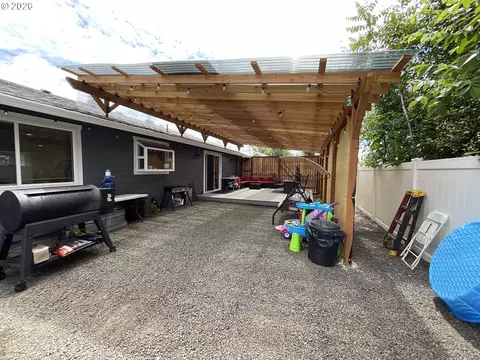 Exterior - 223 N 13th Ave, Cornelius, OR 97113 photo 11 of 17