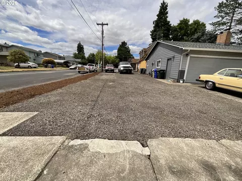 Exterior - 223 N 13th Ave, Cornelius, OR 97113 photo 7 of 17