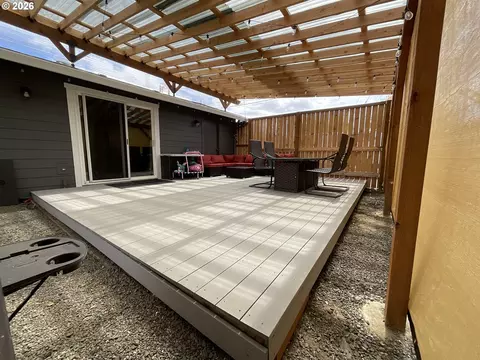 Exterior - 223 N 13th Ave, Cornelius, OR 97113 photo 16 of 17