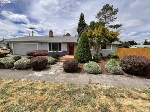 Exterior - 223 N 13th Ave, Cornelius, OR 97113 photo 2 of 17
