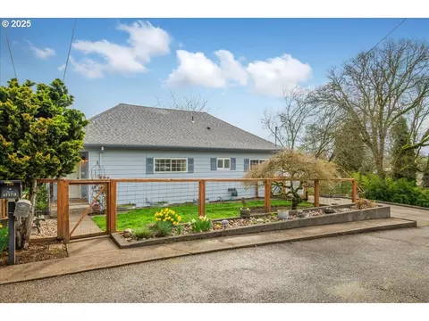 290 S 5th St, Saint Helens, OR 97051