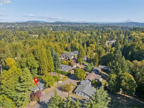 View/Area - 3673 Mapleton Dr, West Linn, OR 97068 photo 2 of 3