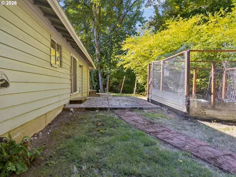 Exterior - 3673 Mapleton Dr, West Linn, OR 97068 photo 2 of 3
