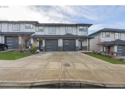 6151 Blue River Dr, Salem, OR 97306