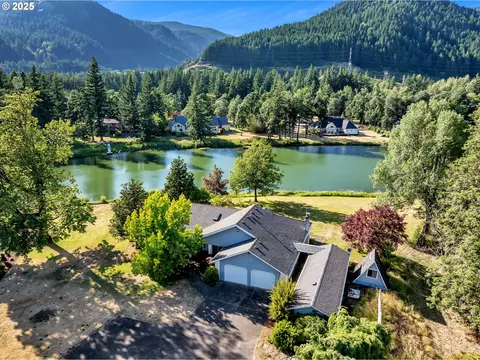 3004 Windsong Dr, North Bonneville, WA 98639