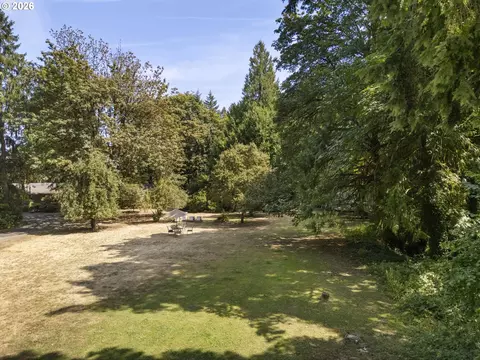 Exterior - 4600 Mapleton Dr, West Linn, OR 97068 photo 2 of 5