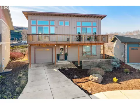 162 Blue Heron Ct, The Dalles, OR 97058