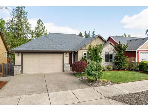 3769 10th St, Hubbard, OR 97032