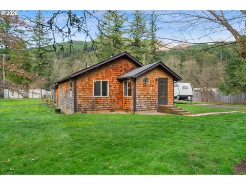 37727 Row River Rd, Dorena, OR 97434