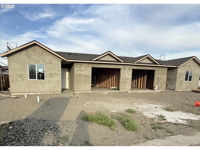 978 NE 10th Pl, Hermiston, OR 97838