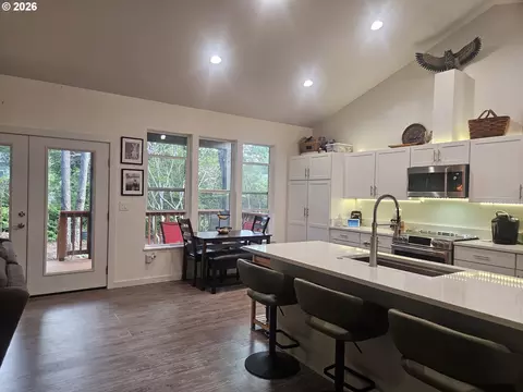 Kitchen - 87932 Limpit Ln, Florence, OR 97439 photo 3 of 3