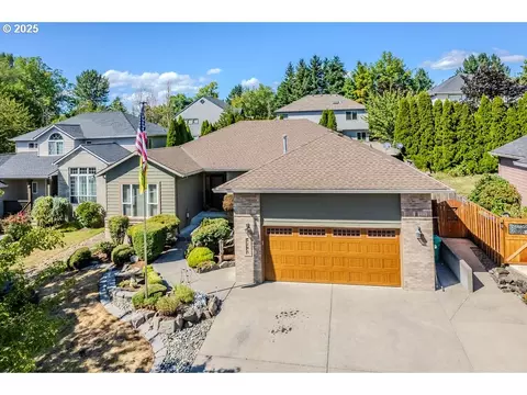 5295 SE Woodland Dr, Gresham, OR 97080