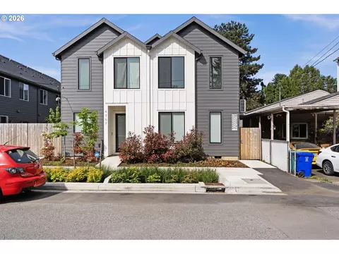 4719 NE 107th Ave #10, Portland, OR 97220