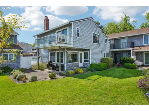 520 N Hayden Bay Dr, Portland, OR 97217