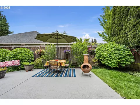 Exterior - 2101 Kingfisher Way, Eugene, OR 97401 photo 7 of 11