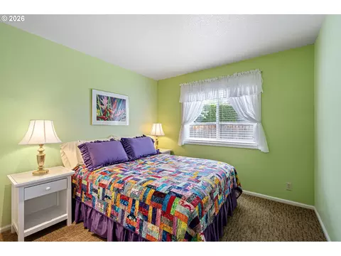 Bedroom - 2101 Kingfisher Way, Eugene, OR 97401 photo 3 of 6