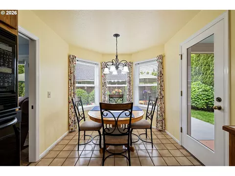 Dining - 2101 Kingfisher Way, Eugene, OR 97401 photo 3 of 3